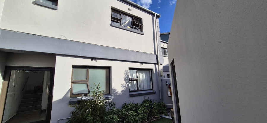 3 Bedroom Property for Sale in Waves Edge Western Cape